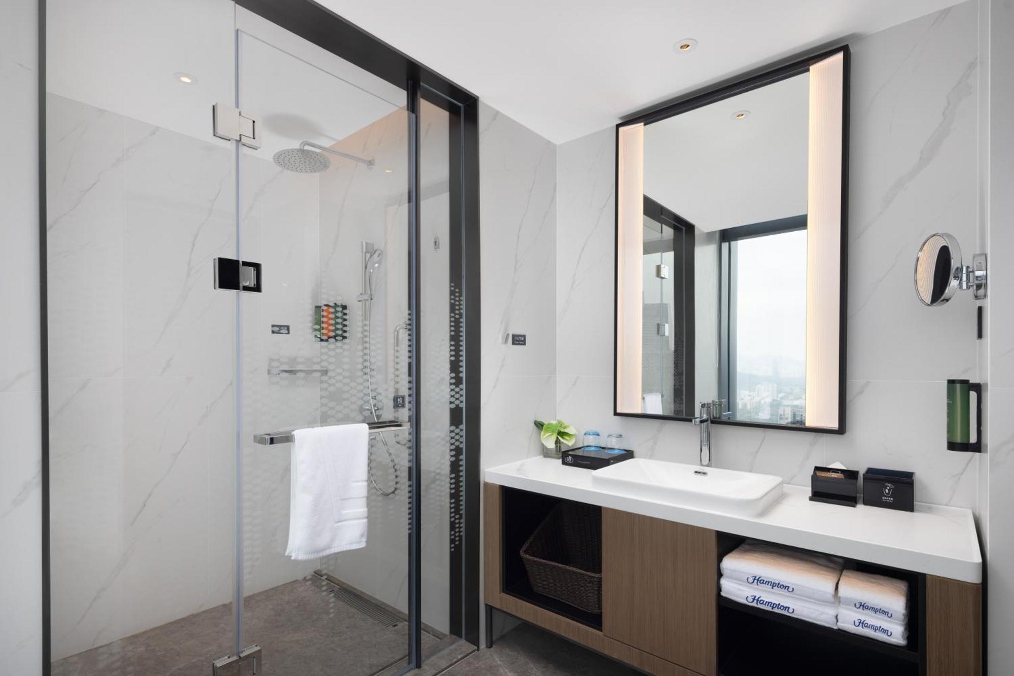 Hampton By Hilton Shenzhen Futian Huaqiangbei Hotel Exterior photo